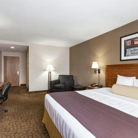 Days Inn & Suites by Wyndham Fort Pierce I-95