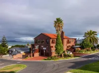 White Shark Guest House - Homestays