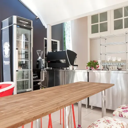 Lowena Cafe and Accommodation