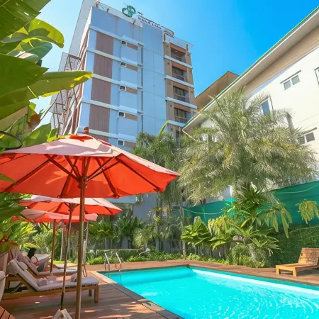 Crystal Jade Hotel