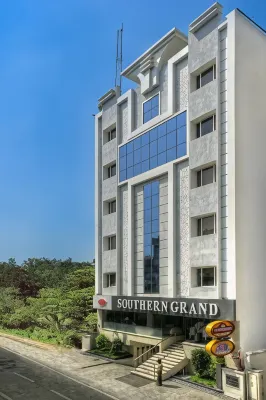 Hotel Southern Grand カナカドゥルガ寺院周辺のホテル