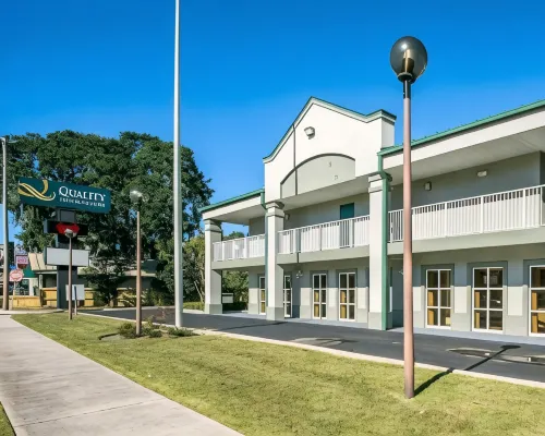 Quality Inn & Suites Near Panama City Beach Hotels in Bay County