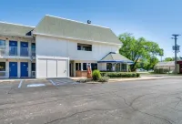 Motel 6 Schiller Park, IL - Chicago O'Hare - Pet friendly