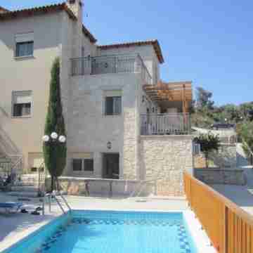 Holiday House for 8 Persons, with Swimming Pool Fitness & Recreational Facilities