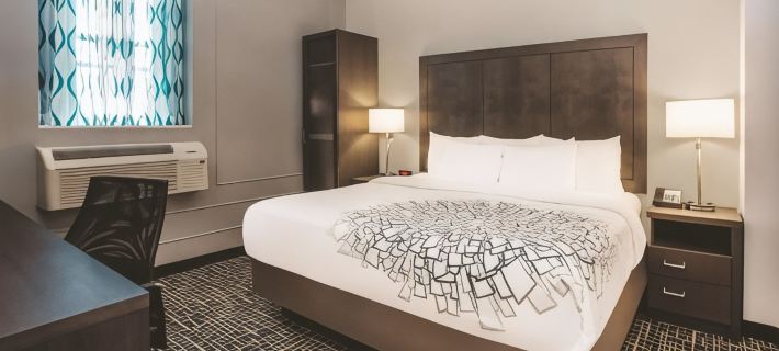 La Quinta Inn & Suites by Wyndham Baltimore Downtown Hotel di Baltimore