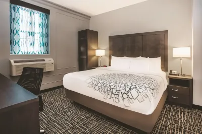 La Quinta Inn & Suites by Wyndham Baltimore Downtown Hotels near Peabody Institute of The Johns Hopkins University
