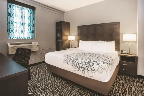 La Quinta Inn & Suites by Wyndham Baltimore Downtown Hotels in Baltimore