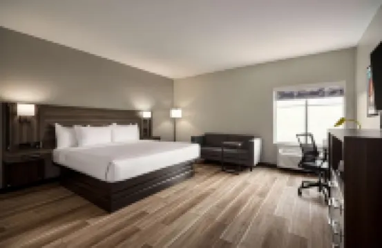 La Quinta Inn & Suites by Wyndham Gonzales La