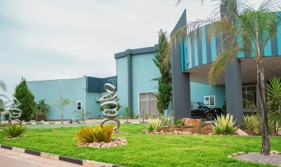 Tlotlo Hotel & Conference Centre Hotel a 