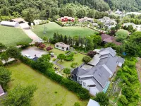 Pyeongchang Gangaesanae Pension โรงแรมใกล้Herbnara Farm