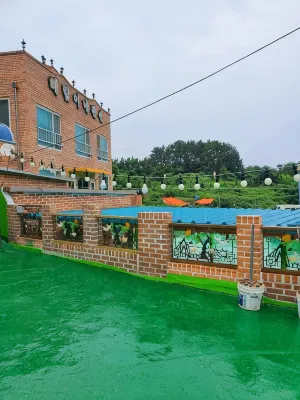 Tongyeong Hyerimine Pension Hotels near Daehang Beach