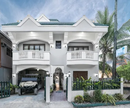 The Beach House Carabao Island Отели в г. Сан-Хосе