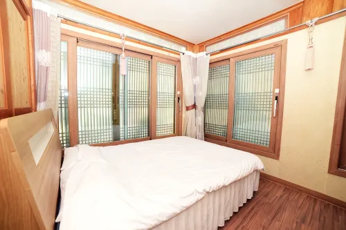 Hampyeong Woong's Hanok Pension Hotels in Hampyeong