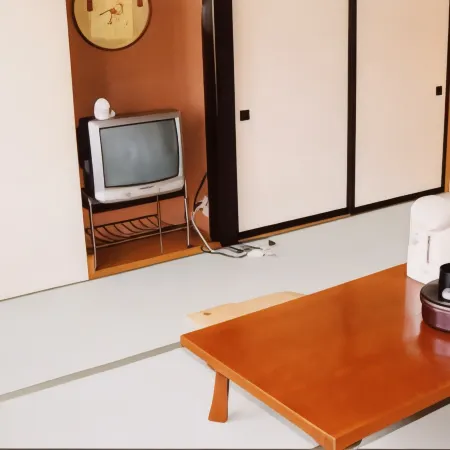 Onsen Minshuku Shirahamaya