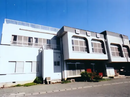 Tsutsumi-so Отели рядом с достопримечательностью «Seaside Base ARARI シーサイドベース安良里 グランピング»