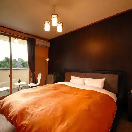 Lake Side Inn Beehive
