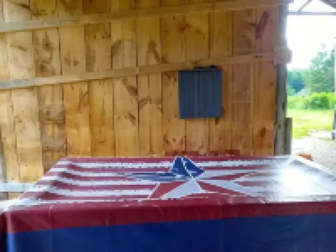 Bunkhouse with AC at B Berry Farms & Co in Elkland, Mo Hotels in Webster County