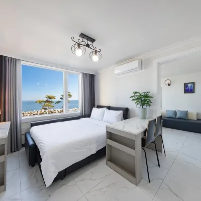 M9 Spa and Ocean View Pension Hotels near Jumunjin Port
