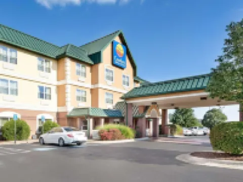 Comfort Inn & Suites Fayetteville-University Area Hotels in Washington County