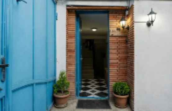 アップステアズ ホテル トビリシ