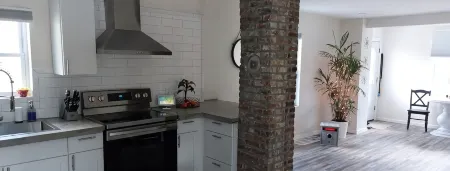 U.S. Open Charming 2-bedroom house with AC, WiFi in pleasant Oakmont Отели рядом с достопримечательностью «Fox Chapel Golf Club»