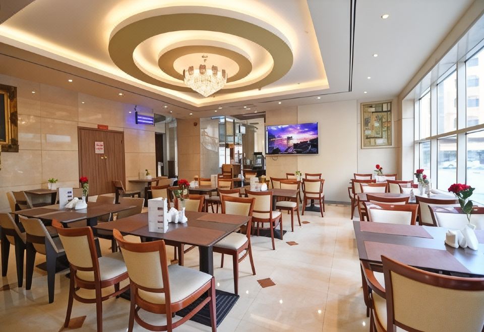 Nejoum Al Emarat Over view