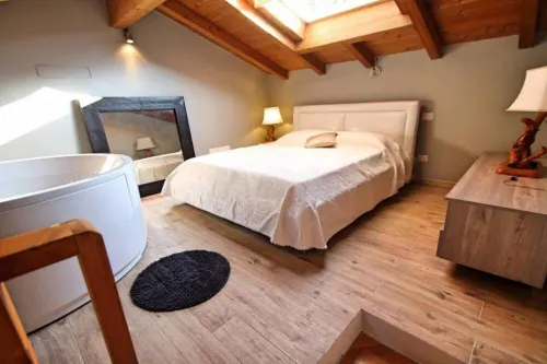 Villa with Jacuzzi Hotels in Montalto di Castro