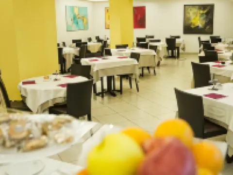 歐羅巴酒店 瑞吉歐.艾米里亞酒店