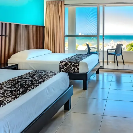 Hotel & Suites Domani