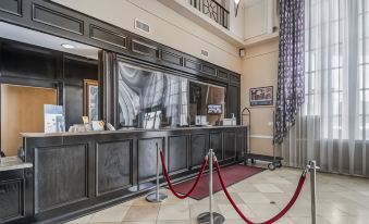 Clarion Inn & Suites Central Clearwater Beach