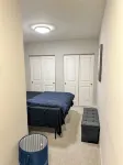 Downtown Oasis: Steps to Dining & Sights. Pool + Gym in Building - balcony