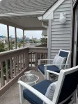 Newly Furnished Sun Drenched Duplex Private Deck Steps to the Beach & Boardwalk! - 精品