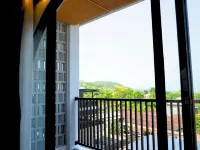 Suites5 Hotel 梅拉斯蒂海滩附近的飯店