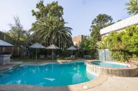 La Casa Roja Hostel - С бассейном