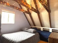 Adorable Gingerbread Style cabin in gorgeous amenity filled lake/pool community - balcony