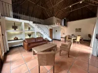 "Bees & Birds" Cottage for 2 people, spacious, open, bright, green setting