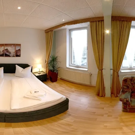 Hotel Augustin Komfort Leipzig Отели рядом с достопримечательностью «Торговый центр Paunsdorf Center»