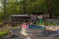 Glamping RV Overlooking Conesus Lake Finger Lakes Region Fire Pit A/C and Pool - Pools