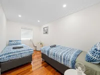 Stylish 3BR House(Parking)/ICC&DarlingHarbour-8min Hotels in Ultimo