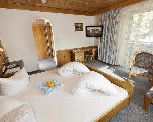 Gasthof- Themen Fruhstuckspension Kristall Hotels in Nauders