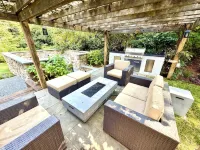 Modern 4BR Escape • w/ Jeep Wrangler • Near Town • Patio, Fire Pit & Hot Tub Hotels in Tisbury