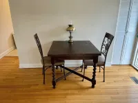 Grandma’s House - Minutes from Unc, Firepit, Ninja Creami Available to Rent