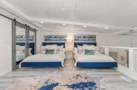 On the Rocks Shangri La Country Estates Luxury 1-bedroom condo-sleeps 6 - piscina