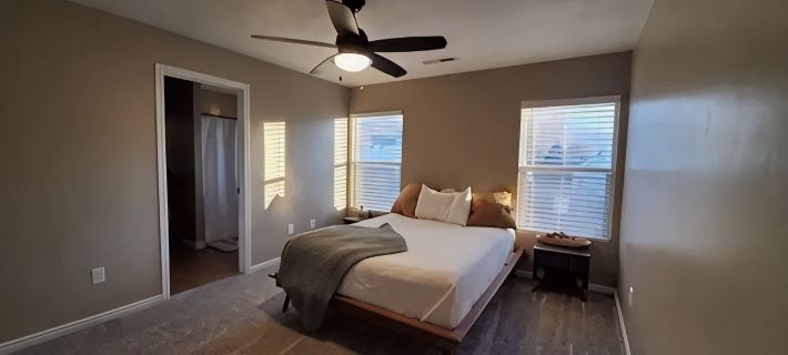 Cozy Ski, Golf, & Hiking Retreat w/Hottub, Pool, Private Sauna, Pingpong, & More アイアンのホテル
