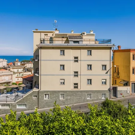 Hotel Tritone