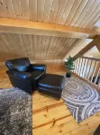 Beautiful Comfy Alaskan Log Home 2