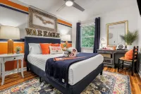 NEWLY RENOVATED, 3 blocks from AU, Game Day House “Caddy’s Shack”