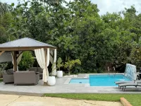 Coqui Town, A Tropical Oasis. 2BR, Solar panels & Pool in Arecibo