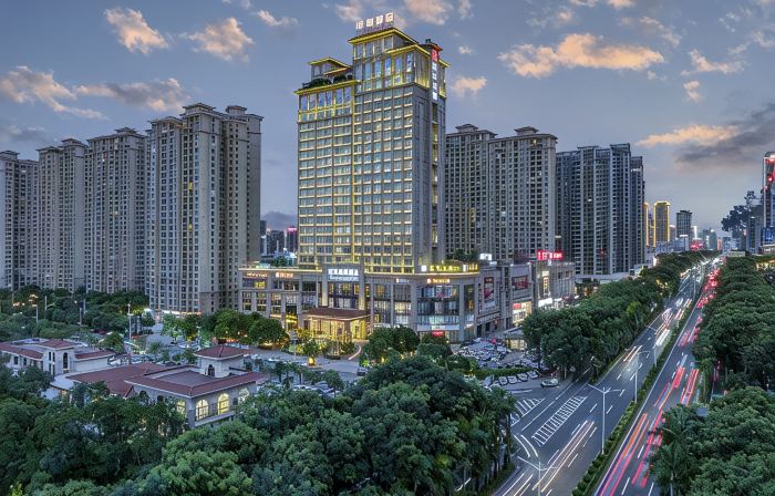 Hua He International Hotel
