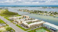 Relax & Unwind at Bama Beach Bum Vibes – Your Perfect Coastal Getaway 2 BR/2 BA! - บังกะโล